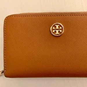 Tory Burch Robinson Zip Continental Wallet